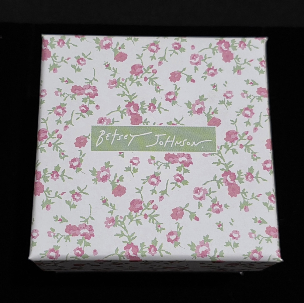 NWT Betsey Johnson 'Hop To It' Pink Tulip Studs - Picture 2 of 3